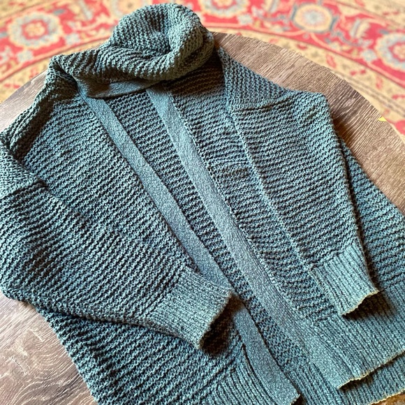 American Eagle Outfitters Sweaters - 🎶AE Cardigan w/Hood